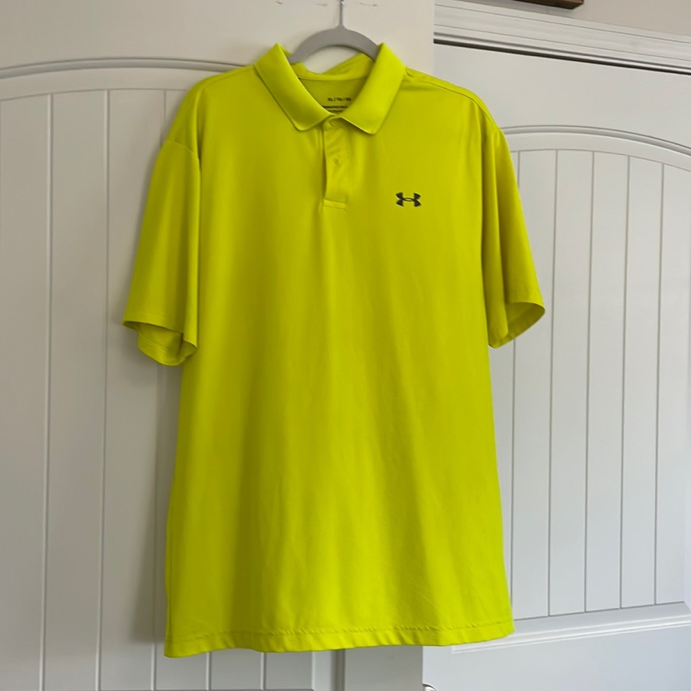 Men’s Under Armour Neon Yellow (Hi-Vis) Loose Heat Gear polo. Size XL
